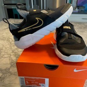 Kids Nike Flex Runner 2 Size 3